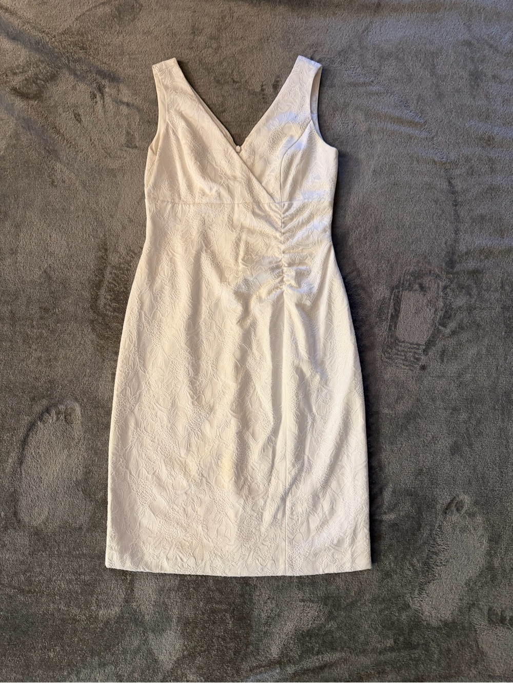 Donna Ricco Size 4 White Floral Jacquard Ruched Sheath Dress